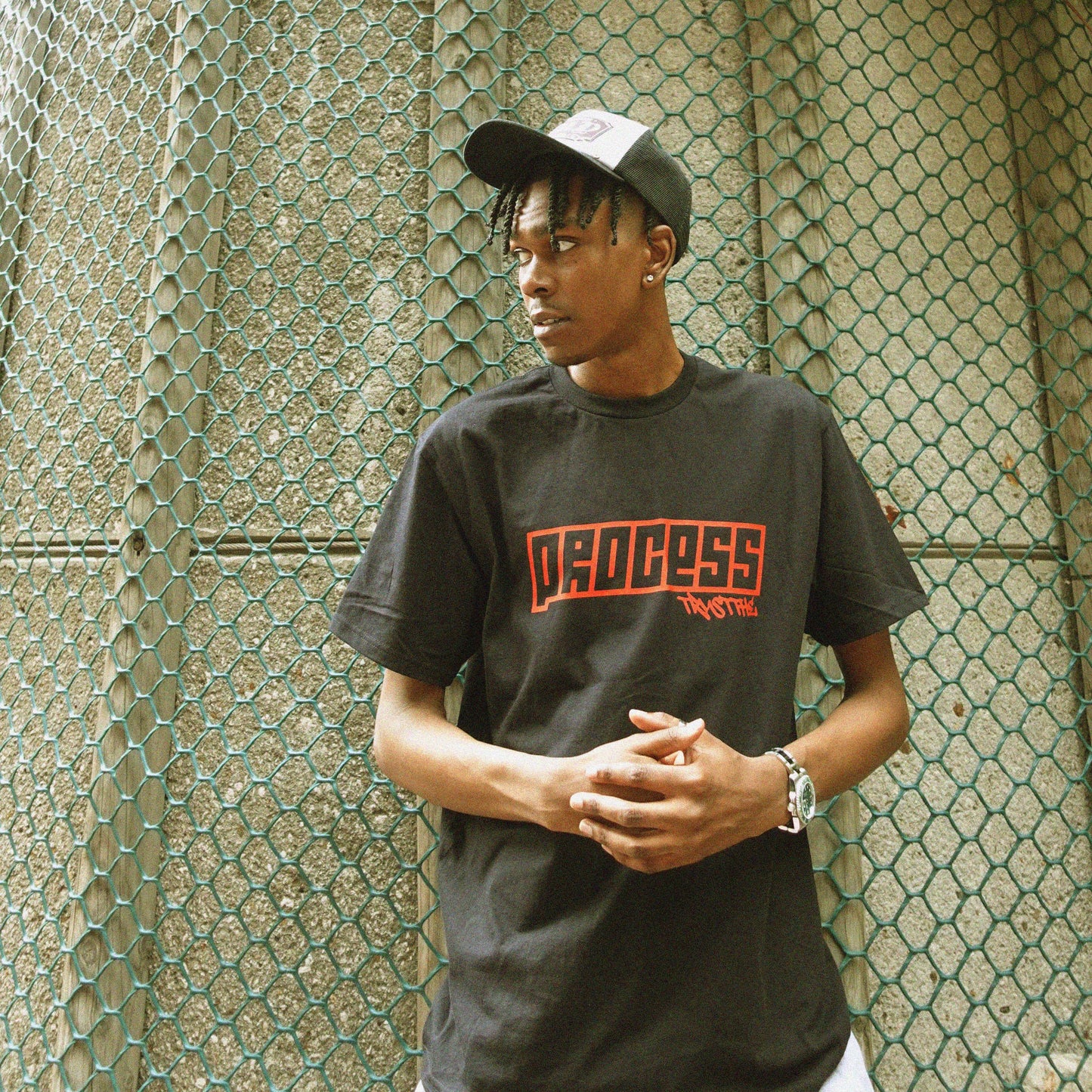 PROCESS TEE | BLACK & RED COLOUR WAY