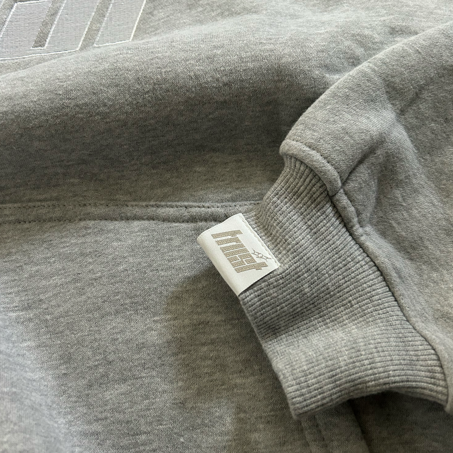 EMBROIDERED HEAVYWEIGHT TRUST TRACKSUIT | GREY & WHITE